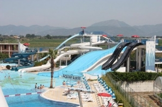 Divertimento in piscina